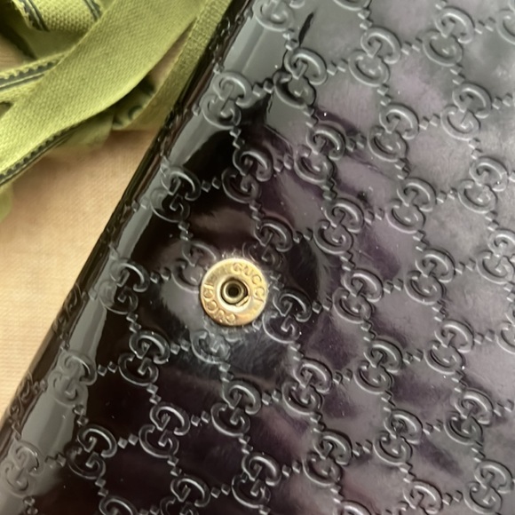 Authenticated Gucci Guccissima chained wallet - Picture 9 of 15